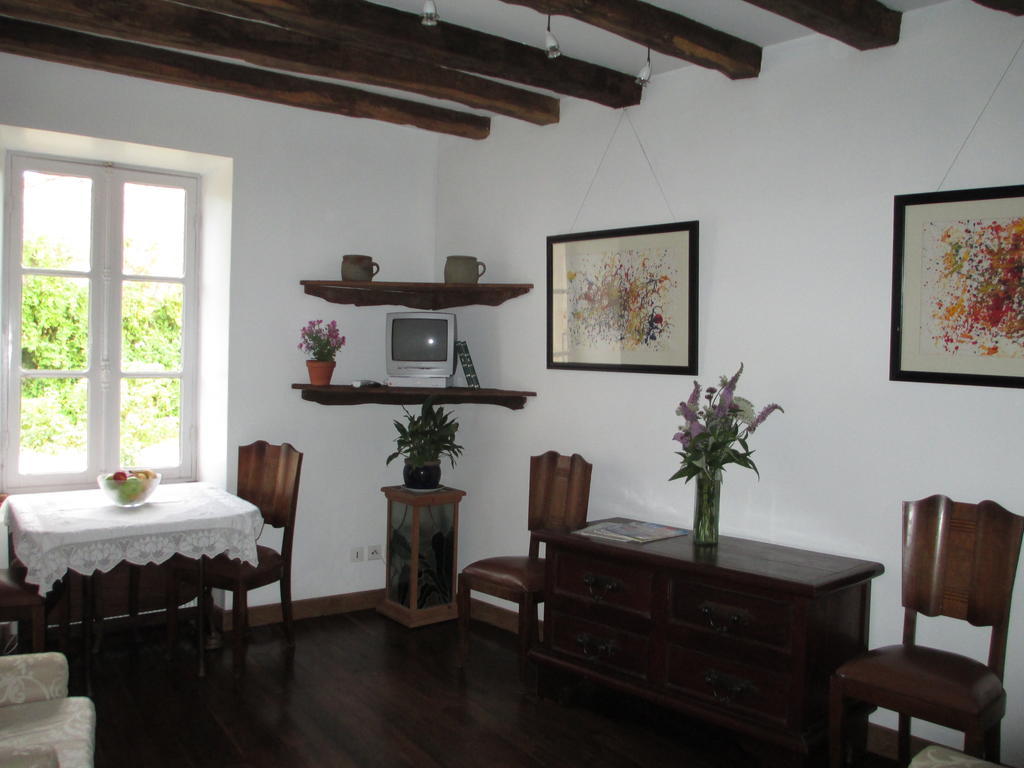 Chez Tartaud Villa Lathus St Remy Szoba fotó