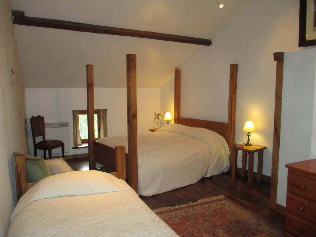 Chez Tartaud Villa Lathus St Remy Szoba fotó